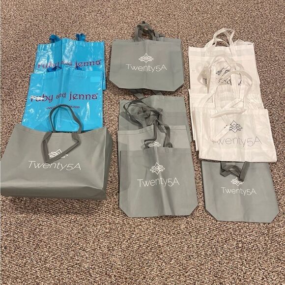 Large Bundle of Boutique (19) Re-Usable Bags!!! - Picture 1 of 2